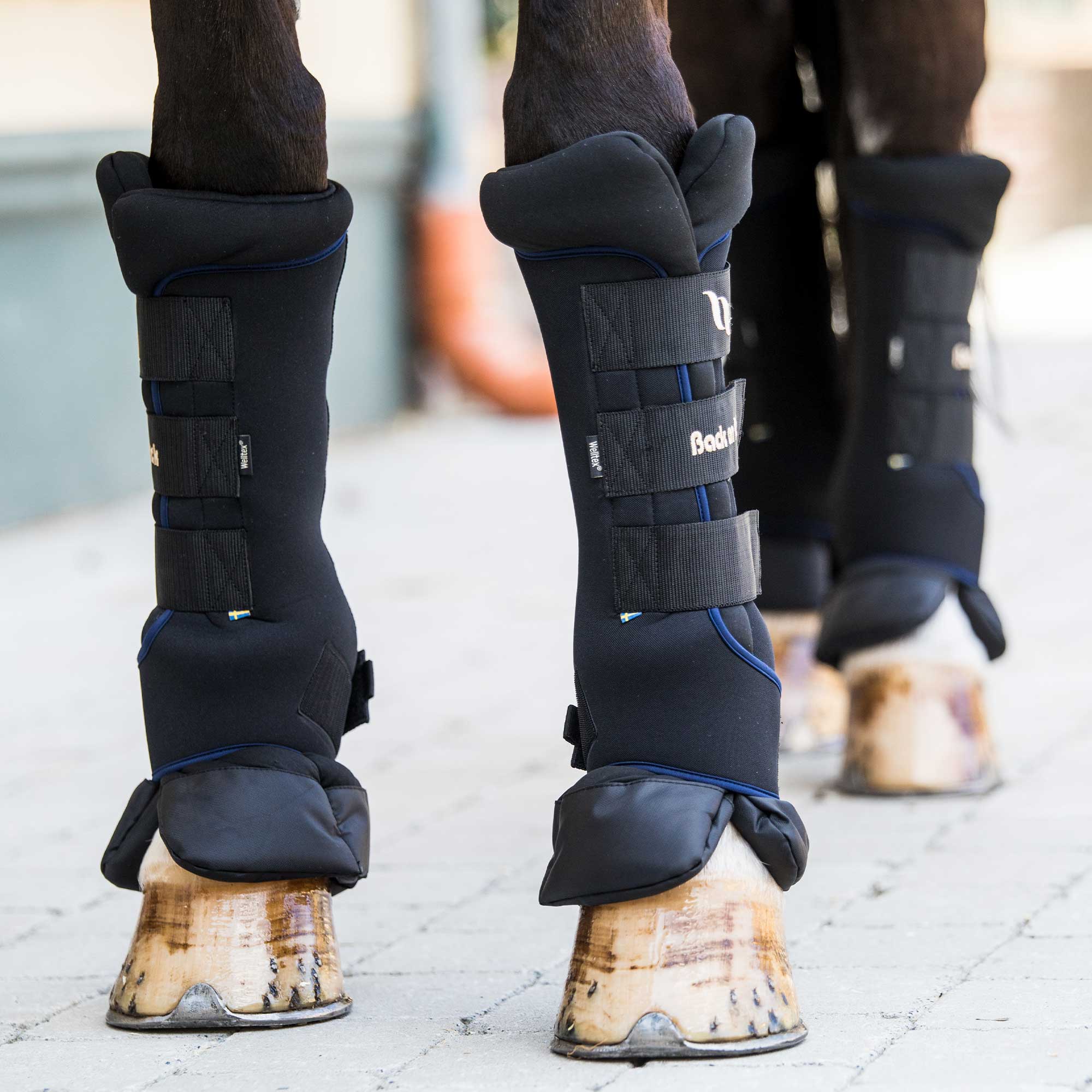 Back on Track Quick Wraps are a perfect choice for lower leg protection Back on Track Quick Wraps are a perfect choice for lower leg protection